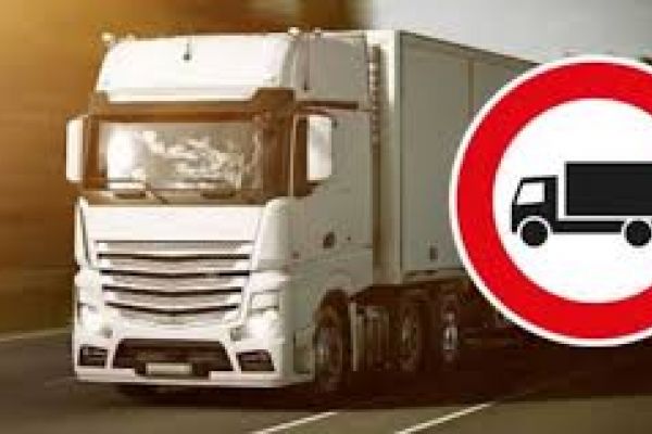 La DGT anula las restricciones de tráfico a camiones para los próximos días